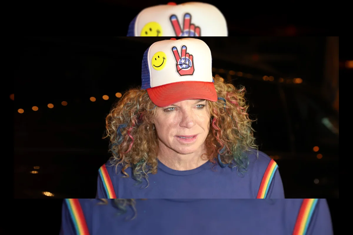 Komedian Carrot Top saat tampil