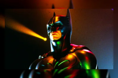 5 Batsuit Paling Kuat yang Tak Akan Pernah Muncul di Film Batman