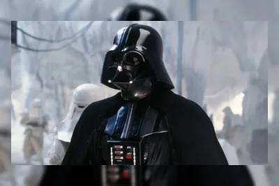 Patung Darth Vader dengan Lightsaber Langka Jadi Incaran Kolektor