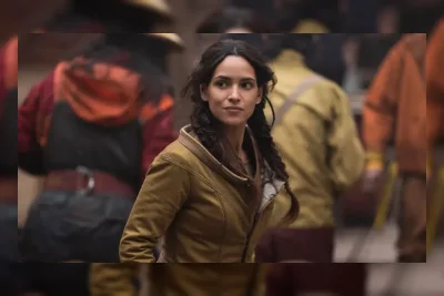 Transformasi Fisik Adria Arjona Picu Teori Baru DC Universe