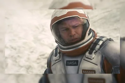 Foto Syuting Film Fiksi Ilmiah Matt Damon Ungkap Kostum Unik Mirip Power Rangers