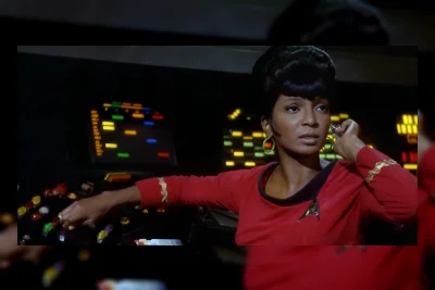 Tantangan Celia Rose Gooding Perdalam Karakter Uhura Star Trek
