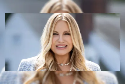 Jennifer Coolidge Dipastikan Kembali untuk Musim Kedua Serial The Watcher