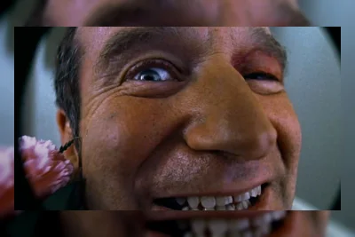 Komedian Kelam Robin Williams dan Superhero Marvel dalam Death to Smoochy