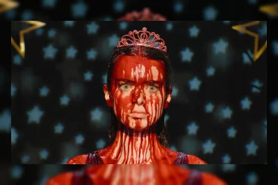 Mike Flanagan Beri Alasan Perubahan Kontroversial Adegan Prom di Serial Carrie