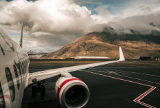 Bandara Unik di NTT, Adrenalin Pilot di Landasan Ekstrem Dekat Gunung, Lebarnya 30 Meter!