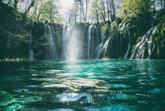 97,7 KM dari Medan! Ini Air Terjun Memukau Sumatera Utara Dekat Danau Toba, Emang Boleh Secantik Ini?